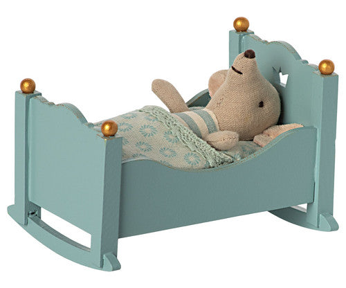 Cradle baby mouse green